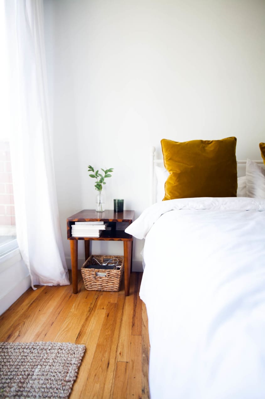 Bustle Beauty Editor Olivia Muenter's NYC Home Apartment Therapy